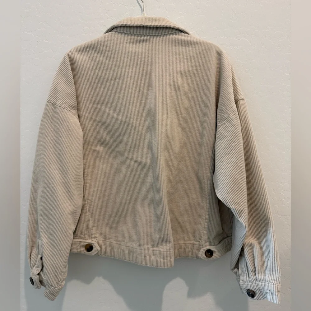 Forever 21 Women’s Beige Corduroy Button Up Jacket Oversized Pockets NWOT - Picture 3 of 3
